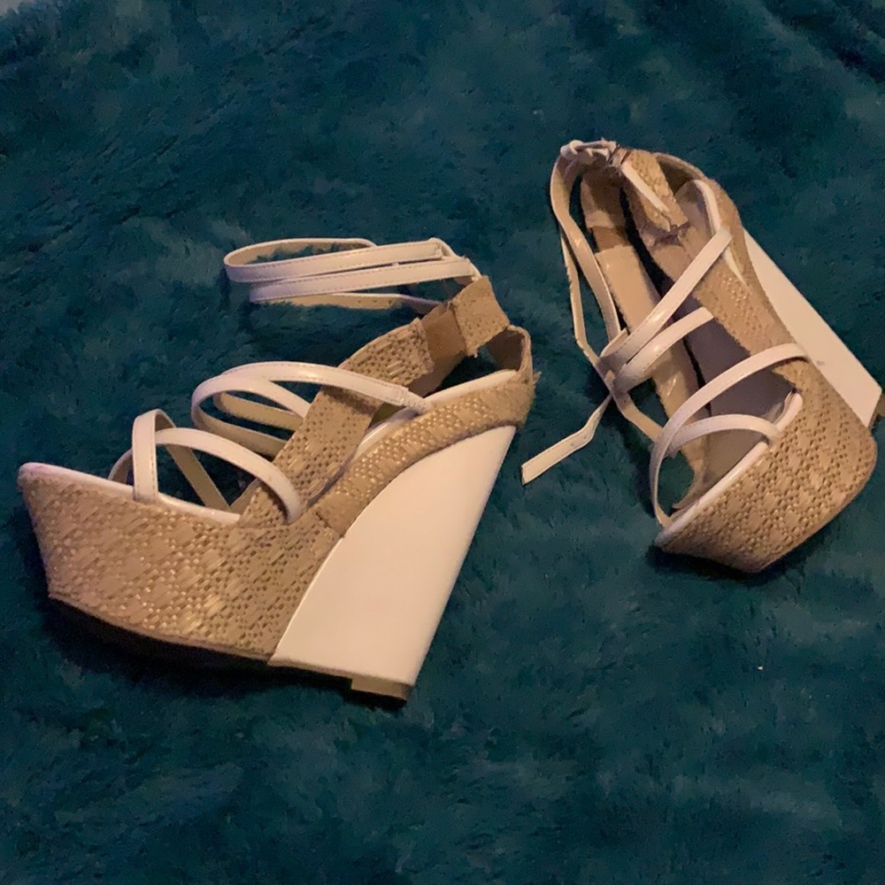 Liliana white and beige platform wedges